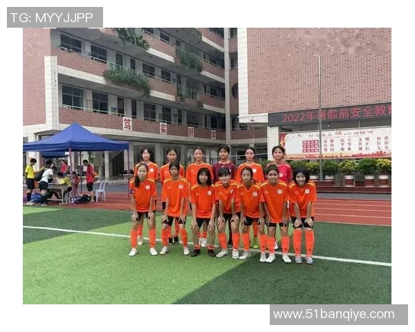 深圳足球队在城市联赛中的灵活性表现分析与点评 深圳足球队在城市联赛中的灵活性表现分析与点评